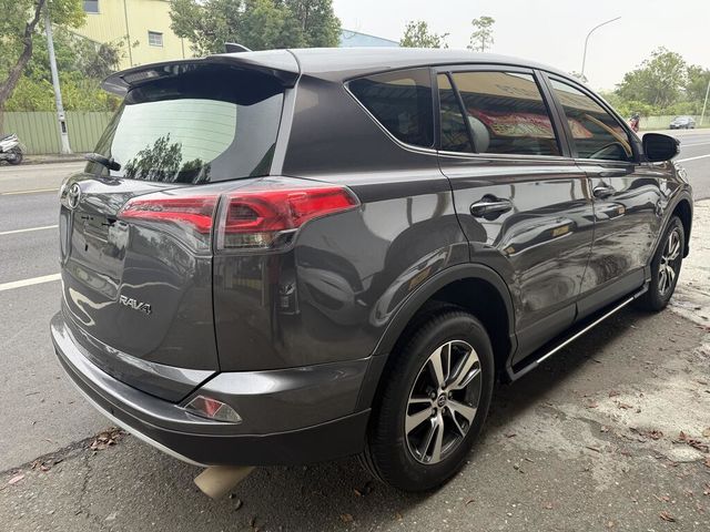 TOYOTA豐田 RAV4  第2張相片