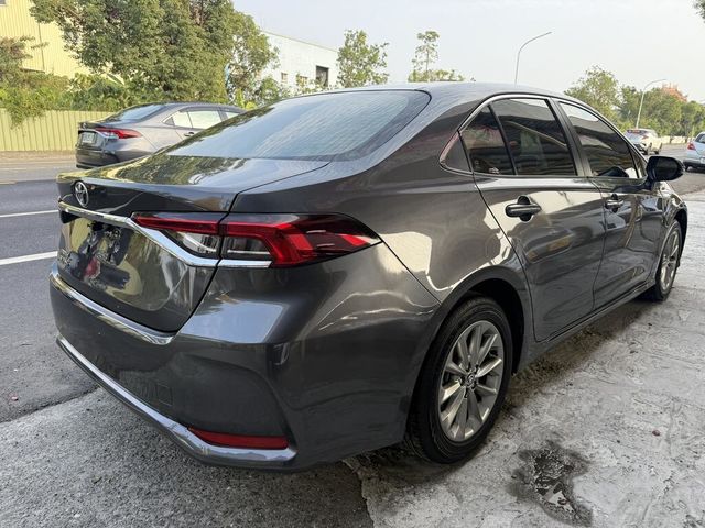 TOYOTA豐田 ALTIS  第2張相片