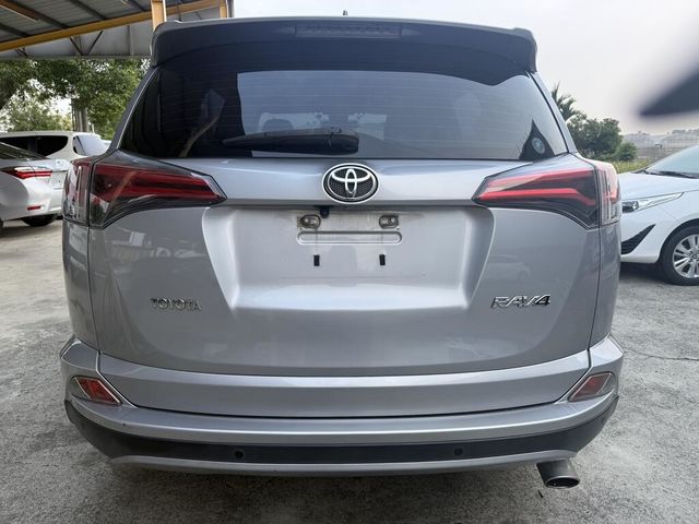 TOYOTA豐田 RAV4  第4張相片