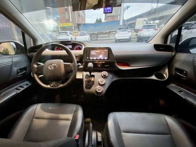Toyota SIENTA  第6張相片