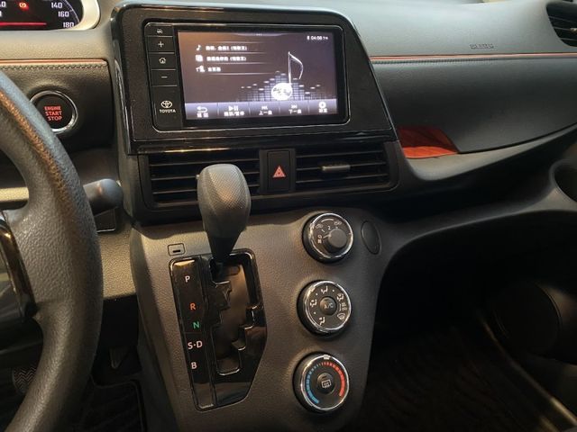 Toyota SIENTA  第13張相片