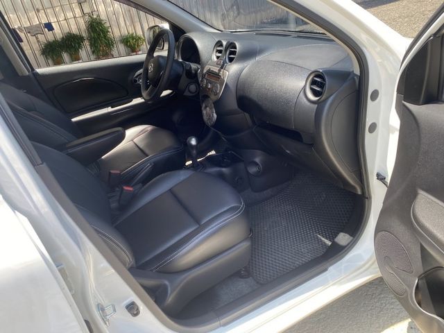Nissan March  第13張相片