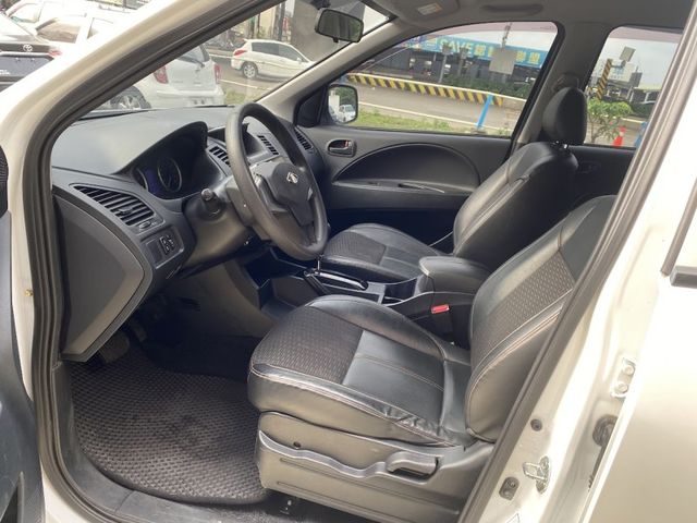 Mitsubishi Zinger  第8張相片