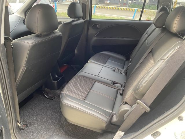 Mitsubishi Zinger  第9張相片