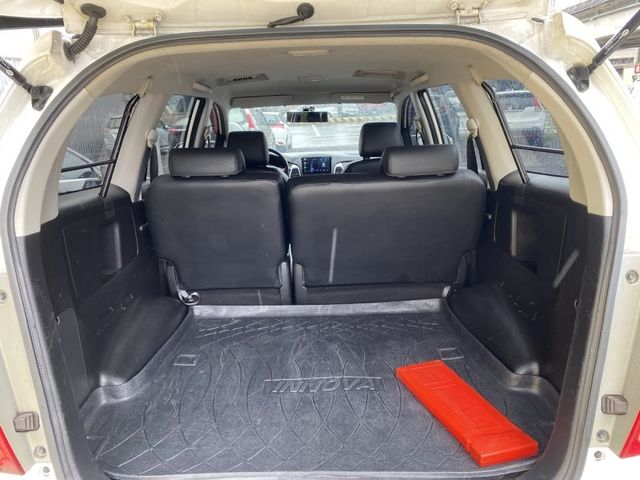 Toyota Innova  第8張相片