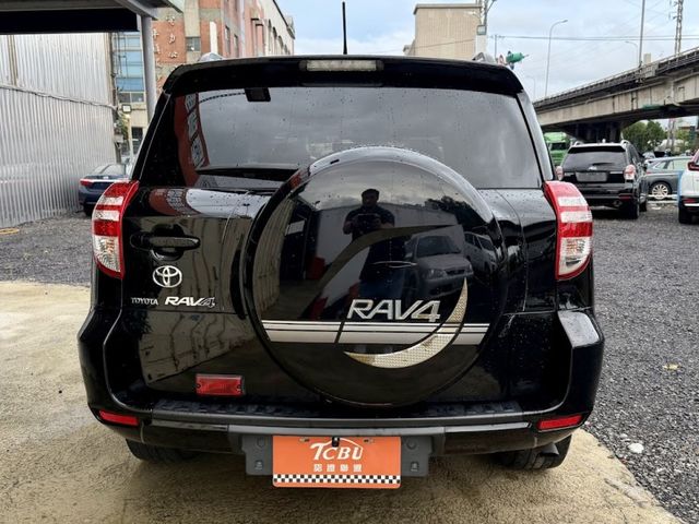 Toyota RAV4  第10張相片