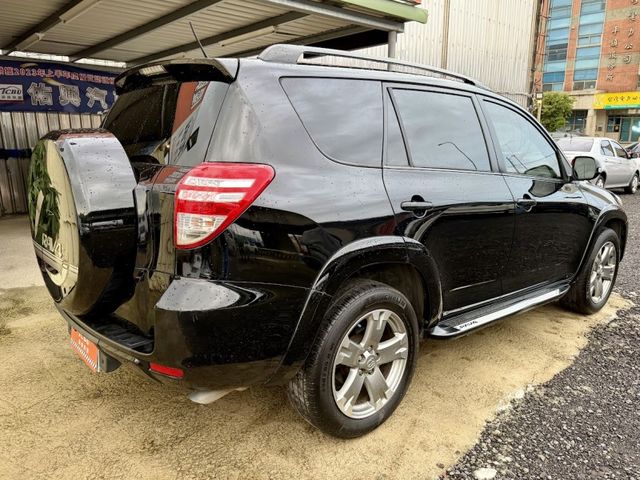 Toyota RAV4  第11張相片