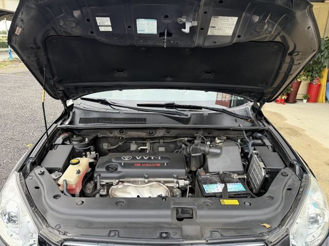 Toyota RAV4  第13張相片