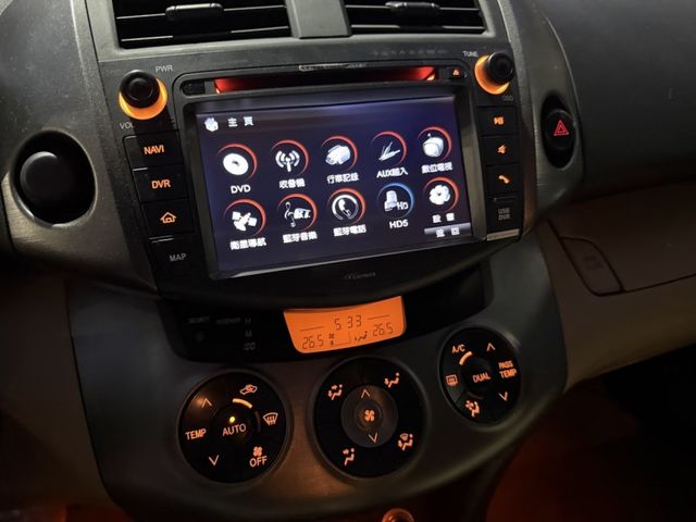 Toyota RAV4  第15張相片