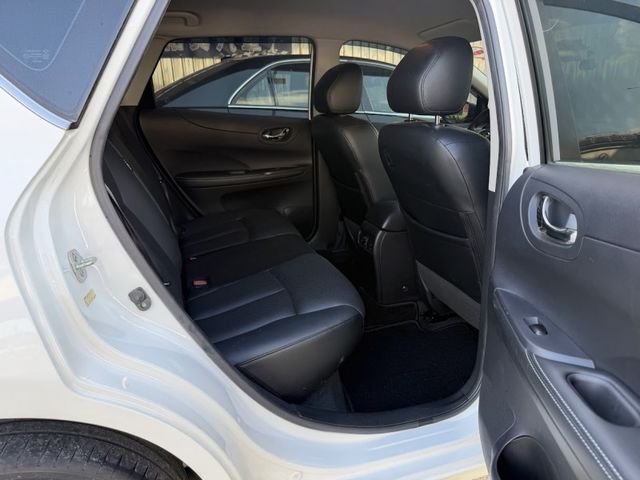 Nissan Tiida  第4張相片