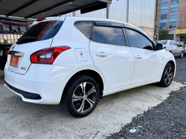 Nissan Tiida  第11張相片