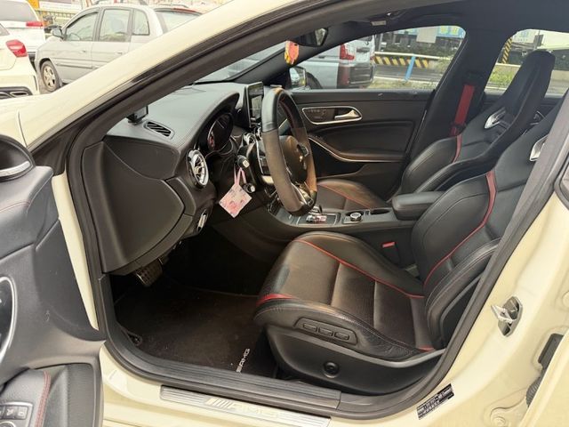 Mercedes-Benz/賓士 CLA45 AMG  第9張相片