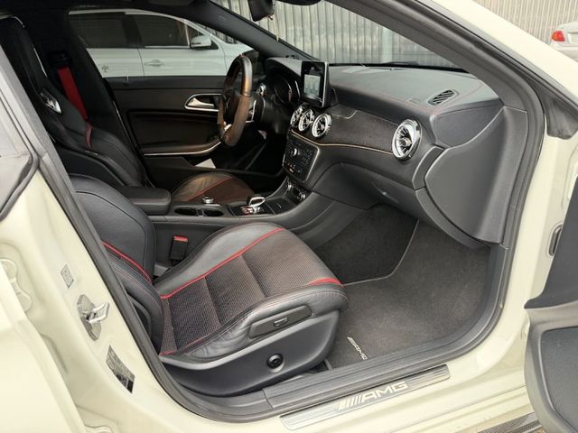Mercedes-Benz/賓士 CLA45 AMG  第13張相片