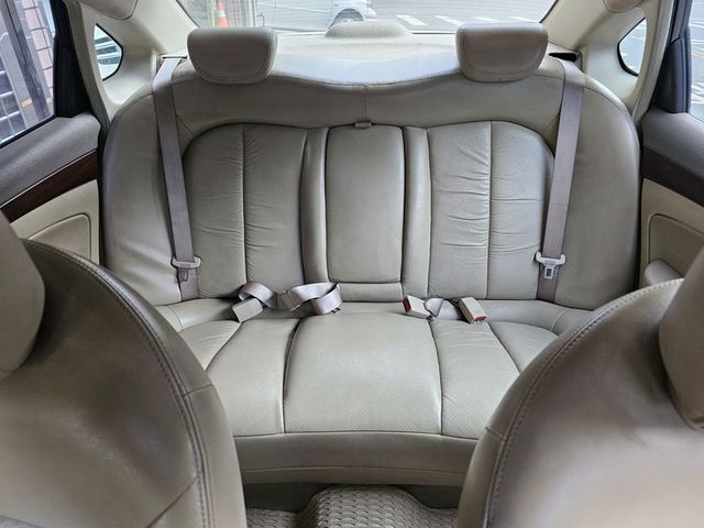 Nissan Bluebird  第1張相片