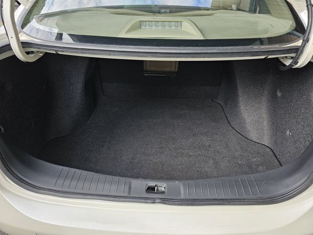 Nissan Bluebird  第3張相片