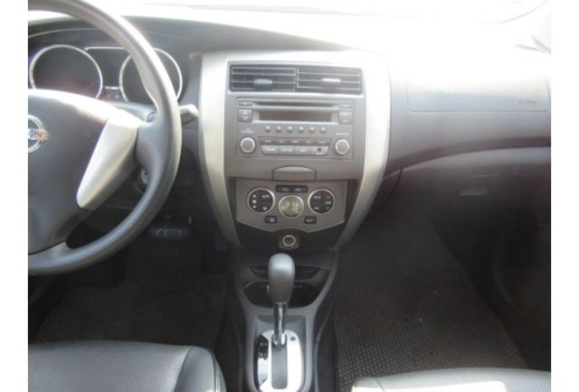 2014 NISSAN LIVINA 1.6  家庭必備好車 本月購入贈安卓機!!!!  第3張相片