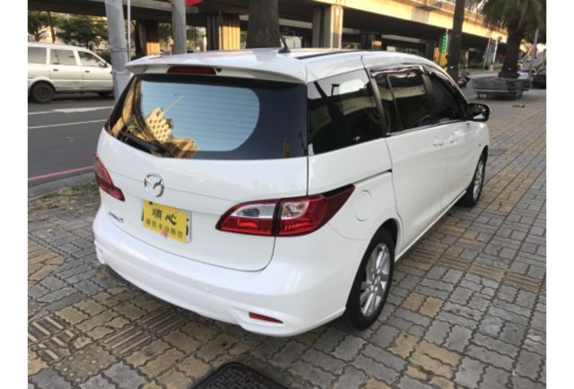 2014 馬5  熱門7人座車  本月購入贈第三責任險  第9張相片