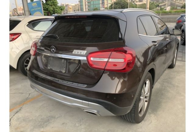 2014 GLA200 市區進口五門車  第7張相片