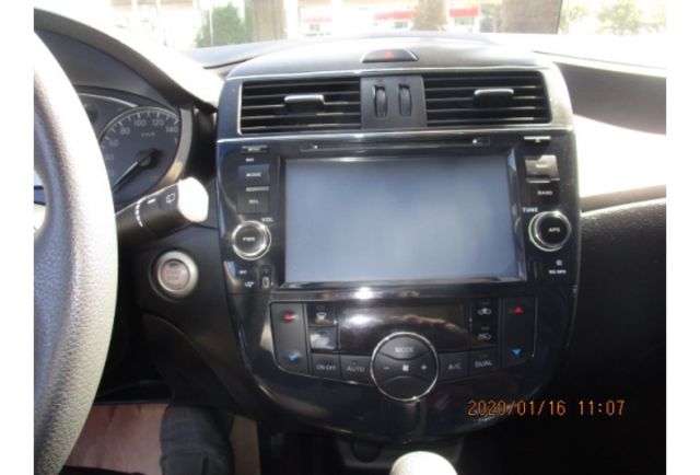 Nissan TIIDA  第9張相片