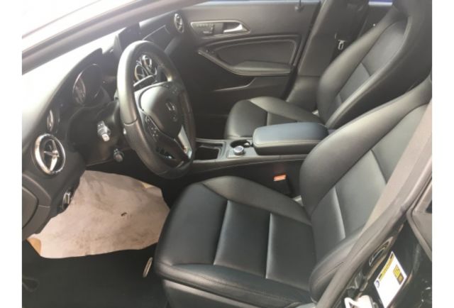 2014 BENZ  CLA250  第3張相片