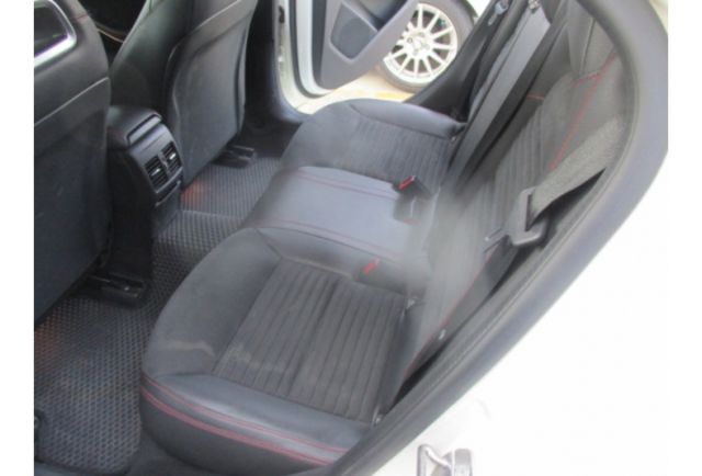 Benz A180  第9張相片