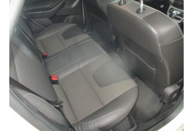 Ford FOCUS  第9張相片