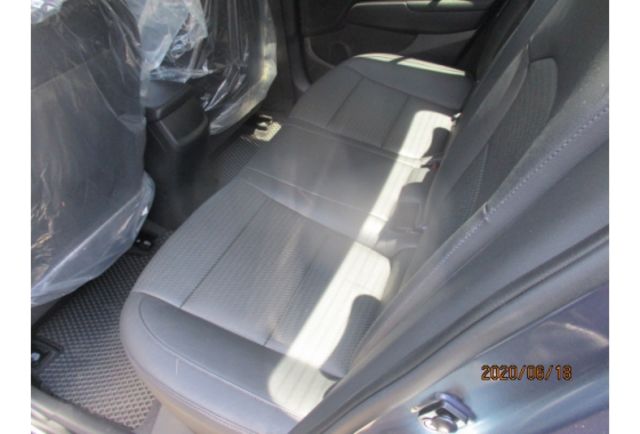 Hyundai ELANTRA  第8張相片
