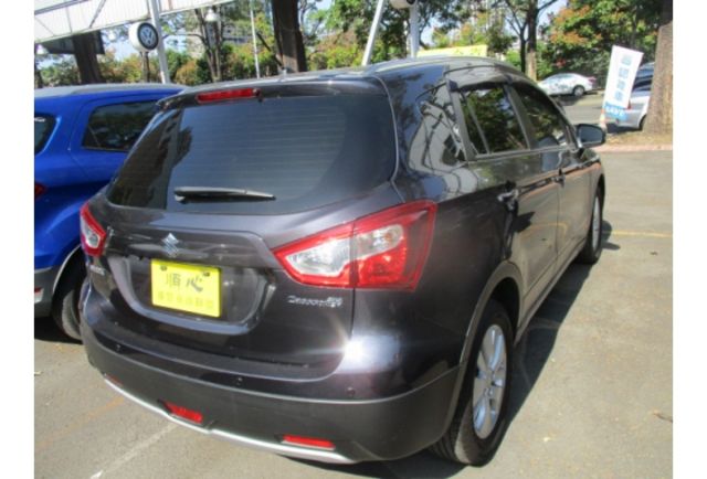 Suzuki SX4  第4張相片