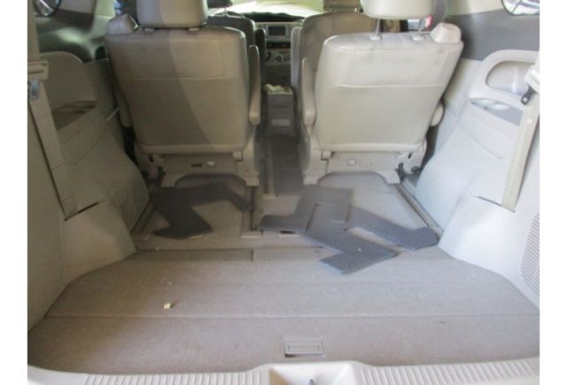 Toyota PREVIA  第7張相片