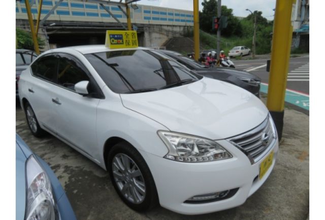 Nissan SENTRA  第8張相片