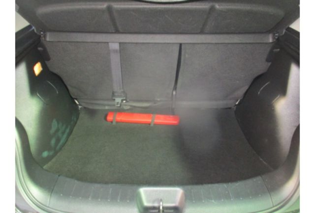 Nissan TIIDA  第7張相片