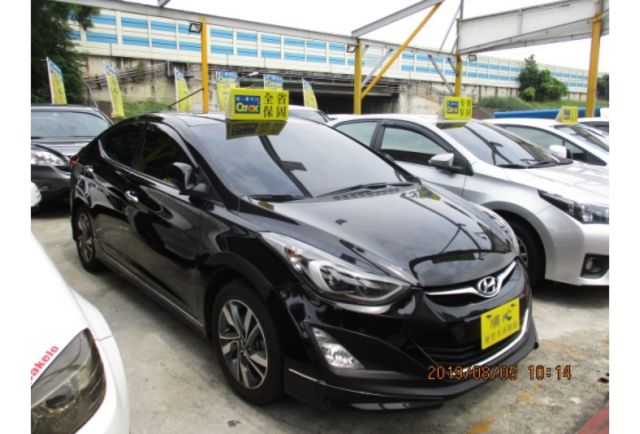 Hyundai ELANTRA  第3張相片