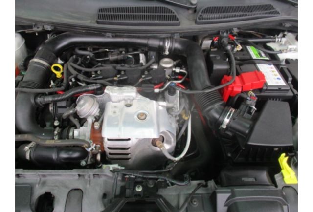 Ford FIESTA  第6張相片