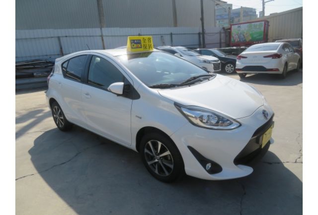 Toyota PRIUS C  第6張相片