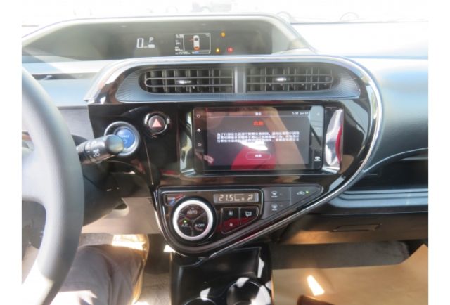 Toyota PRIUS C  第7張相片