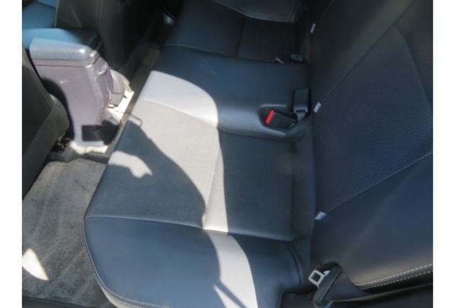 Toyota PRIUS C  第9張相片
