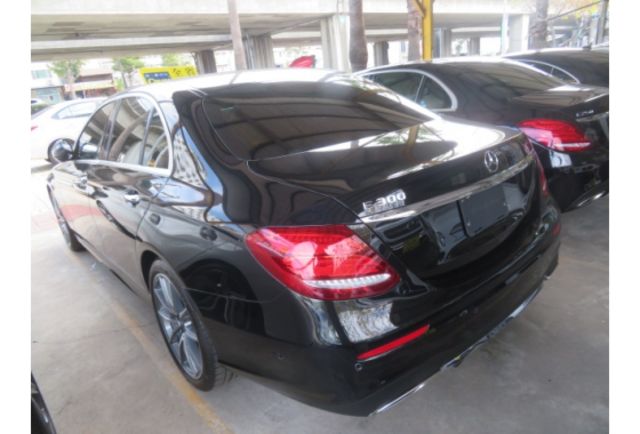 Benz E300  第1張相片