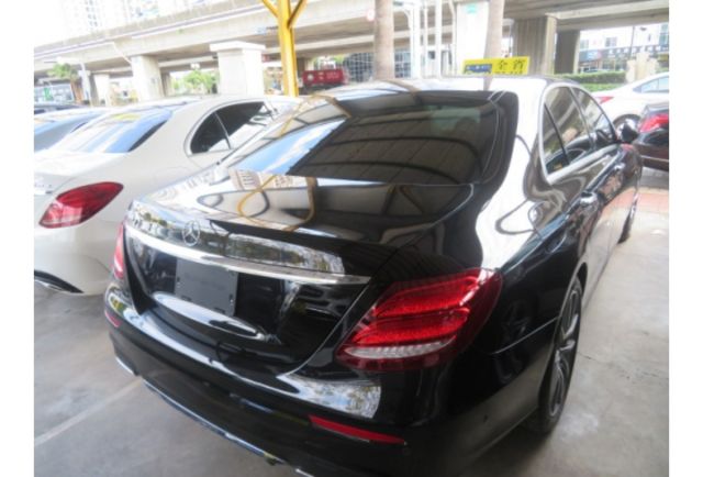 Benz E300  第4張相片