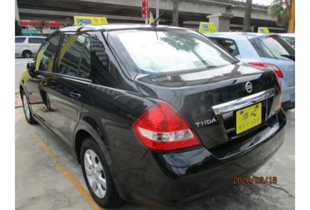 Nissan TIIDA  第9張相片