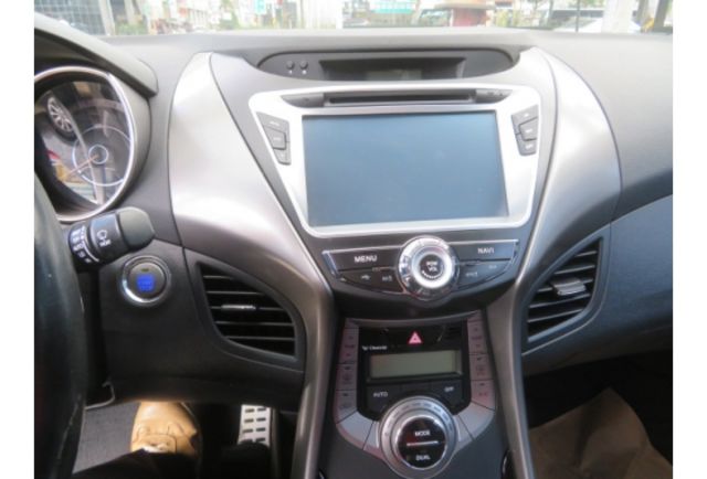 Hyundai ELANTRA  第8張相片