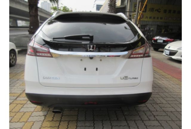台灣之光U6 不用新車一半價 超大空間豪華配備  第14張相片