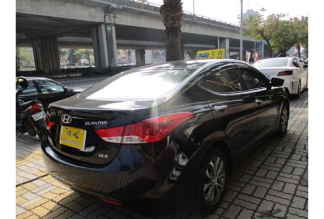 Hyundai ELANTRA  第4張相片