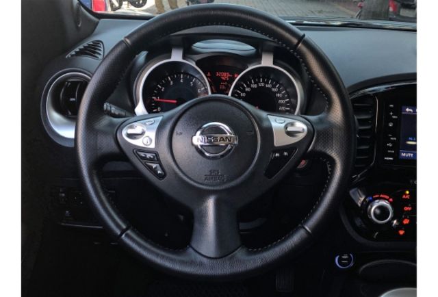 2016  NISSAN JUKE 世代最夯 小型休旅  本月下定贈任意險  第4張相片