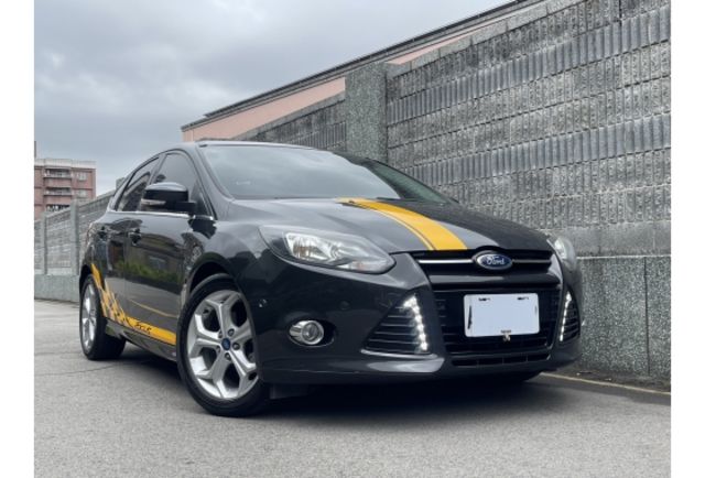 2015年 Ford Focus 5D 2.0S 天窗  五門掀背車  第2張相片