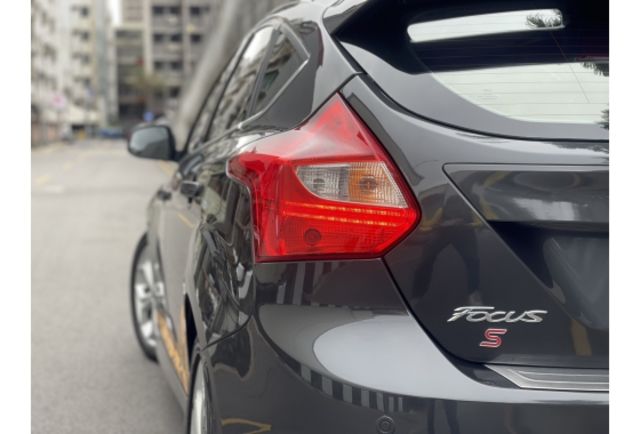 2015年 Ford Focus 5D 2.0S 天窗  五門掀背車  第6張相片