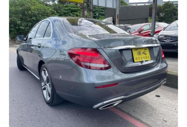 Benz E220  第2張相片