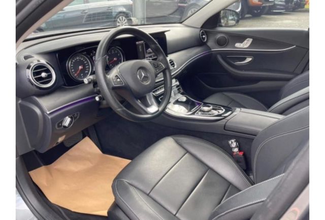 Benz E220  第3張相片