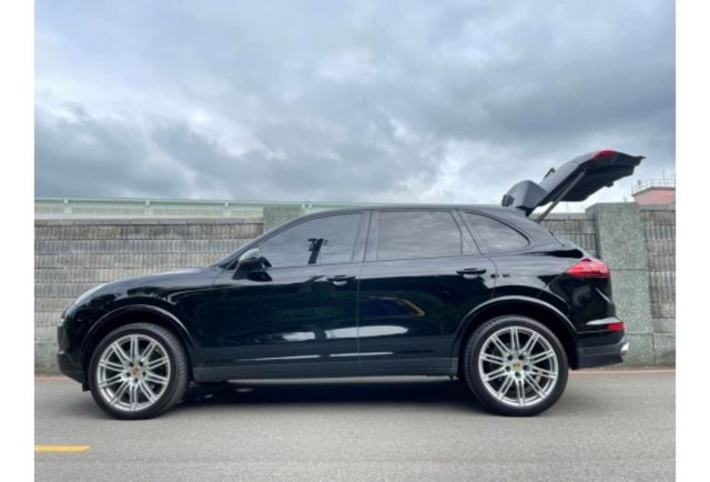 2015 Porsche Cayenne  凱宴 柴油 3.0L  第7張相片