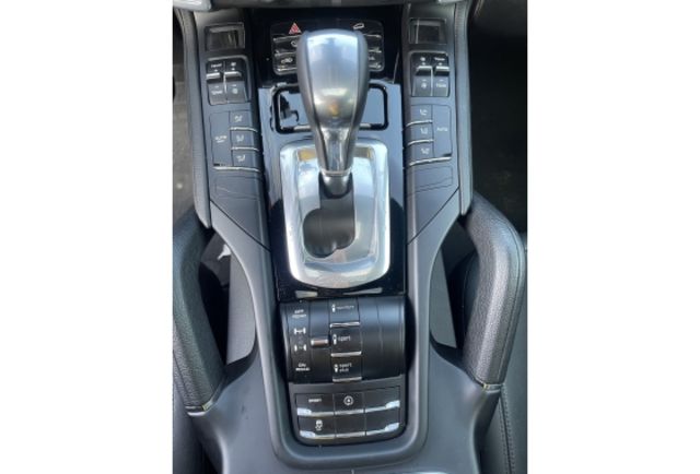 2015 Porsche Cayenne  凱宴 柴油 3.0L  第13張相片