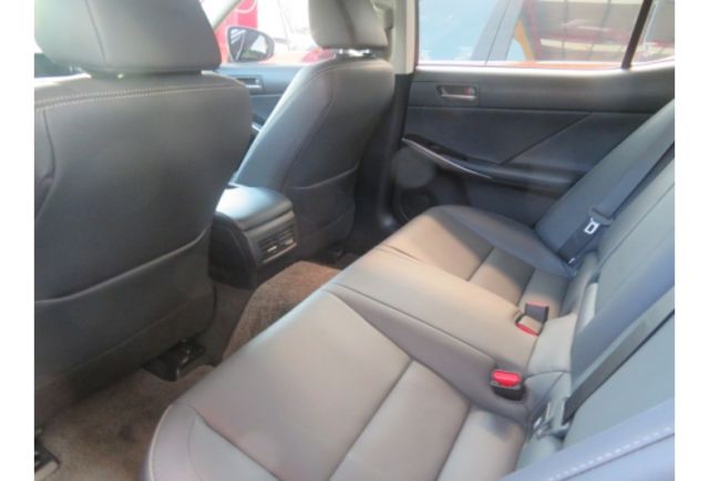 Lexus IS300  第6張相片